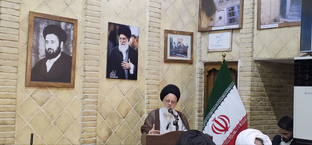 مراسم سالگرد ارتحال امام خمینی (ره) در نجف اشرف برگزار شد/ تاکید بر اهمیت انتقال دستاوردهای انقلاب اسلامی به نسلهای آینده