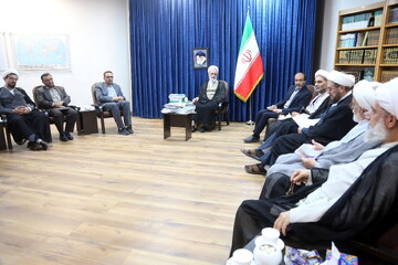 تصاویر/ دیدار اعضاء دبیرخانه کنگره بین المللی علامه بهابادی یزدی با مدیر حوزه های علمیه