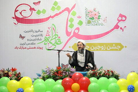تصاویر/ جشن ازدواج ۳۲۵ زوج جوان در حرم حضرت فاطمه معصومه (س)