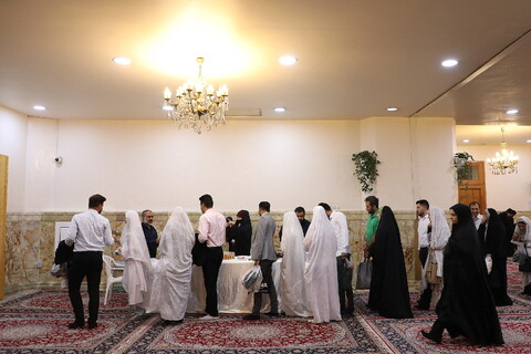 تصاویر/ جشن ازدواج ۳۲۵ زوج جوان در حرم حضرت فاطمه معصومه (س)