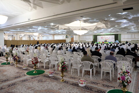 تصاویر/ جشن ازدواج ۳۲۵ زوج جوان در حرم حضرت فاطمه معصومه (س)