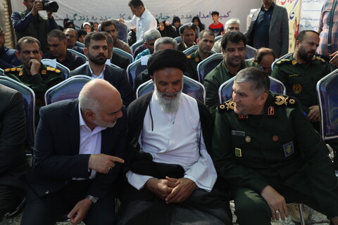 آیین واگذاری 350 واحد مسکونی به مددجویان کمیته امداد در شهرستان کارون