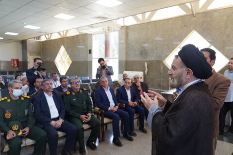 تصاویر آیین بدرقه اعزام حجاج لرستانی به سرزمین وحی از فرودگاه بین المللی خرم آباد