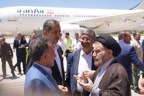 تصاویر آیین بدرقه اعزام حجاج لرستانی به سرزمین وحی از فرودگاه بین المللی خرم آباد