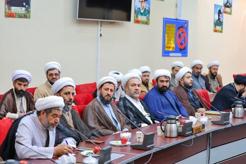 تصاویر | نشست روشنگری و بصیرتی ائمه جمعه استان و علمای شاخص تبریز در سپاه عاشورا