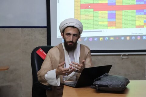 تصاویر/ جلسه هماهنگی خادمین طرح ولایت طلاب در موسسه آموزشی و پژوهشی امام خمینی(ره)