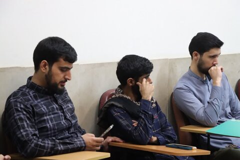 تصاویر/ جلسه هماهنگی خادمین طرح ولایت طلاب در موسسه آموزشی و پژوهشی امام خمینی(ره)