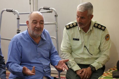 تصاویر / دیدار امام جمعه قزوین با خانواده شهید در شهرستان بویین زهرا