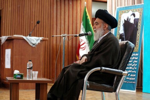 تصاویر/ اولین اجلاسیه سراسری «ایمان و امید امام خمینی(ره) در اندیشه امام خامنه ای»