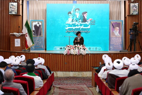 تصاویر/ اولین اجلاسیه سراسری «ایمان و امید امام خمینی(ره) در اندیشه امام خامنه ای»