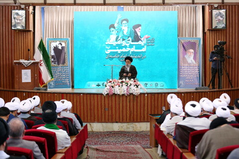 تصاویر/ اولین اجلاسیه سراسری «ایمان و امید امام خمینی(ره) در اندیشه امام خامنه ای»