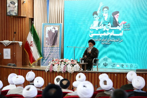 تصاویر/ اولین اجلاسیه سراسری «ایمان و امید امام خمینی(ره) در اندیشه امام خامنه ای»