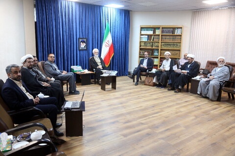 تصاویر/ دیدار اعضاء دبیرخانه کنگره بین المللی علامه بهابادی یزدی با مدیر حوزه های علمیه