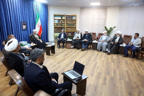 تصاویر/ دیدار اعضاء دبیرخانه کنگره بین المللی علامه بهابادی یزدی با مدیر حوزه های علمیه