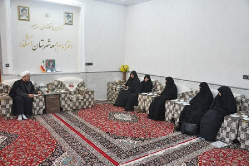 دیدار طلاب طرح امین اشکذر با امام جمعه؛ گزارشی از عملکرد و دغدغه‌ها