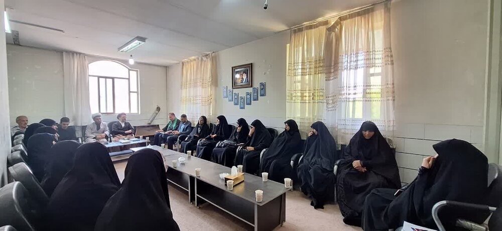 جلسه تقویت آموزش و کادرسازی امر به معروف و نهی از منکر در شازند برگزار شد+عکس