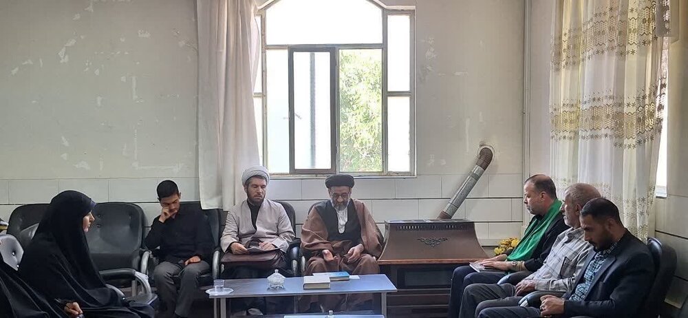 جلسه تقویت آموزش و کادرسازی امر به معروف و نهی از منکر در شازند برگزار شد+عکس