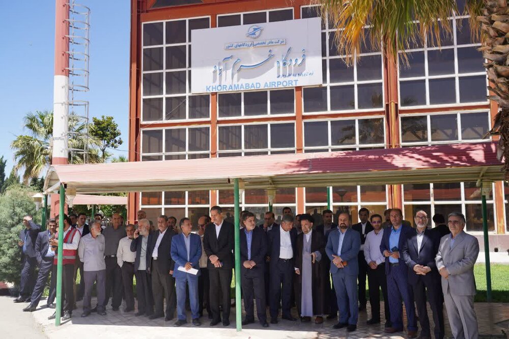 تصاویر/ آیین بدرقه اعزام حجاج لرستانی به سرزمین وحی از فرودگاه بین المللی خرم آباد