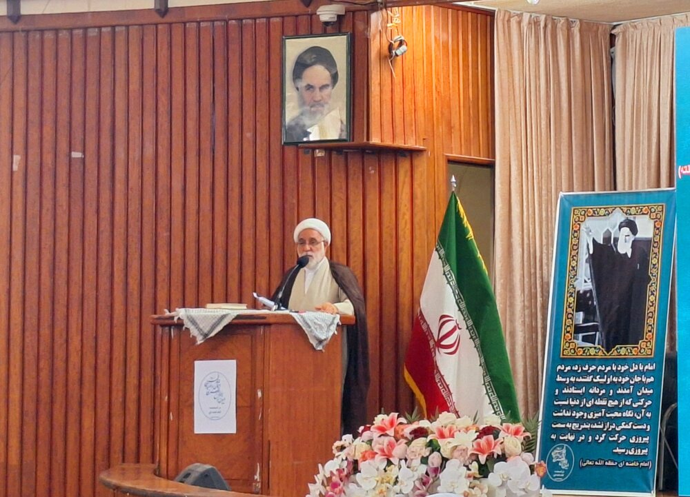 ایمان و امید امام خمینی (ره) کلید اقتدار ملی و هویت اسلامی است