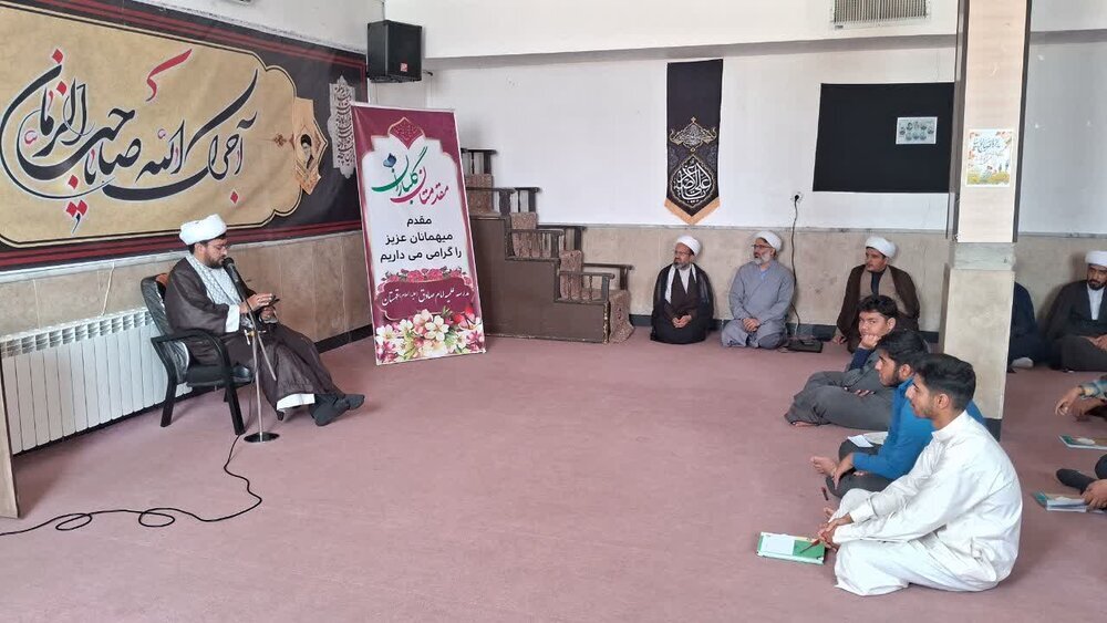 امام جمعه درمیان: طلاب باید با ابزارهای نوین جهانی، دین را تبلیغ کنند