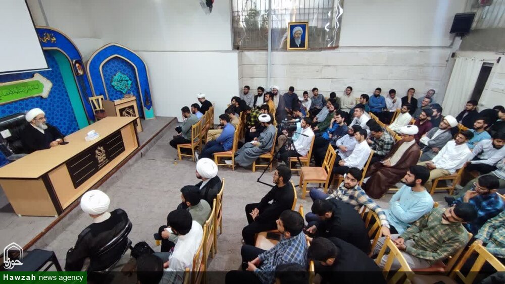 انتظار حوزه از طلبه نخبه تولید علم است/ گروه‌های انحرافی با طرح شبهه به دنبال انحراف در جامعه هستند