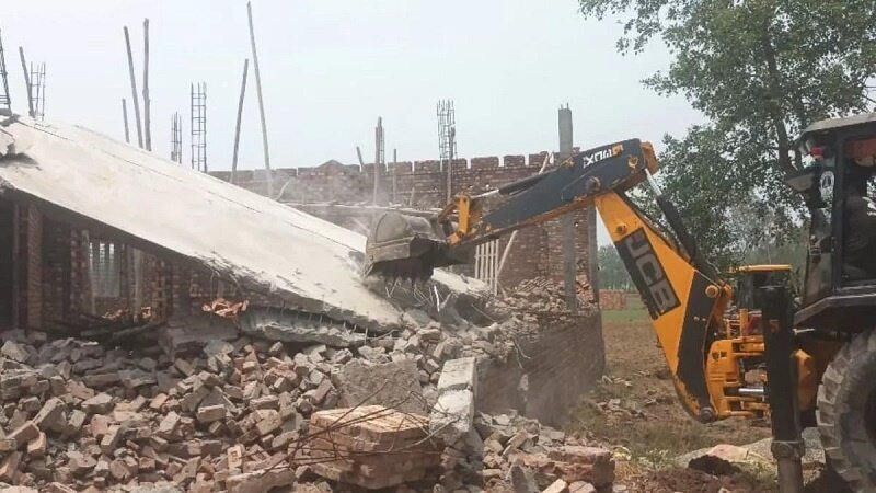 ভারতে আবার একটি মসজিদ ধ্বংস, প্রশাসনের দাবি, মসজিদের নির্মাণ অবৈধ