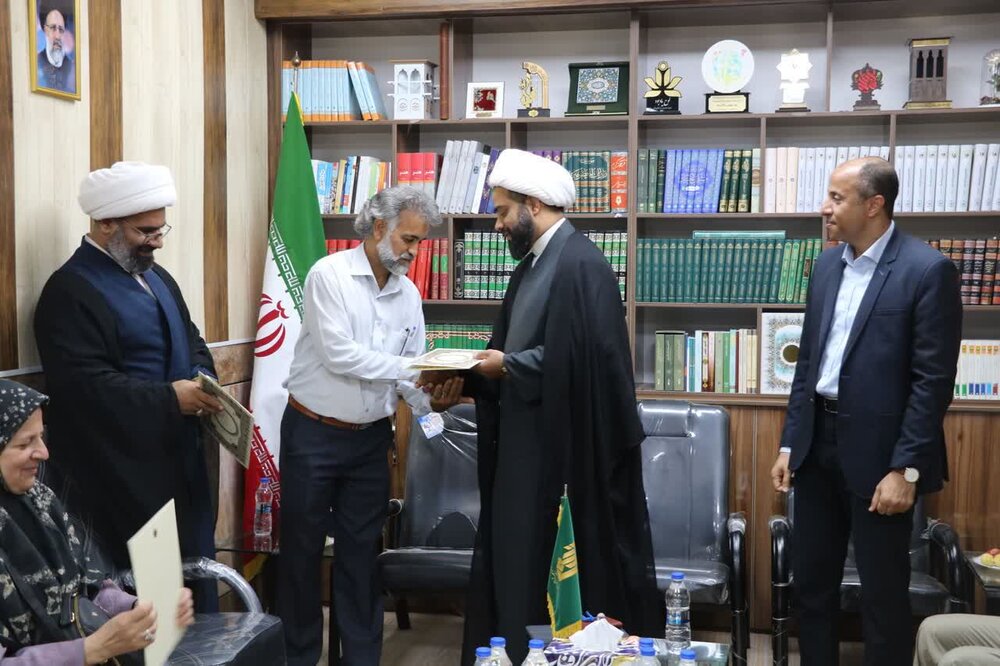 امام جمعه شهرستان خمیر از خدمات گروه جهادی پزشکی موسسه راه ایمان قدردانی کرد+تصاویر