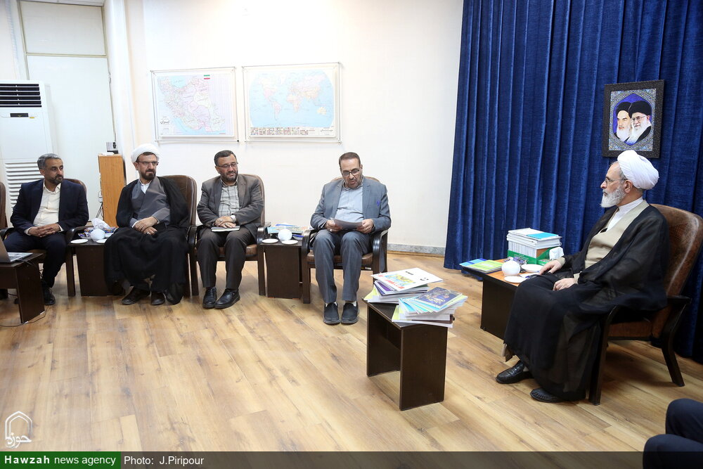 تصاویر/ دیدار اعضاء دبیرخانه کنگره بین المللی علامه بهابادی یزدی با مدیر حوزه های علمیه