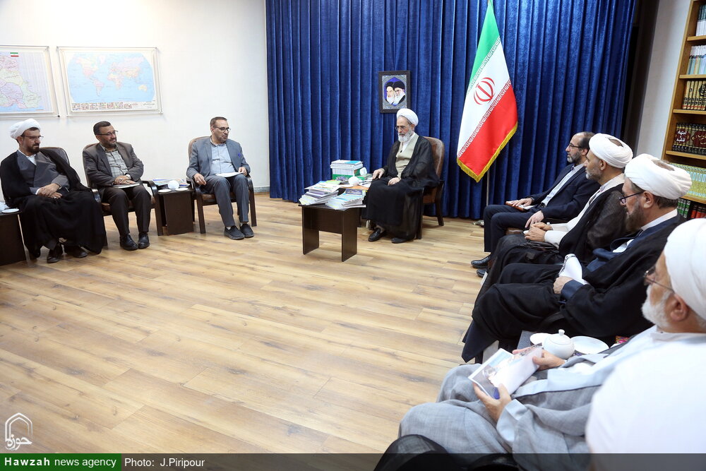 تصاویر/ دیدار اعضاء دبیرخانه کنگره بین المللی علامه بهابادی یزدی با مدیر حوزه های علمیه