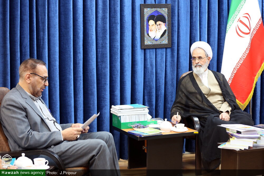 تصاویر/ دیدار اعضاء دبیرخانه کنگره بین المللی علامه بهابادی یزدی با مدیر حوزه های علمیه