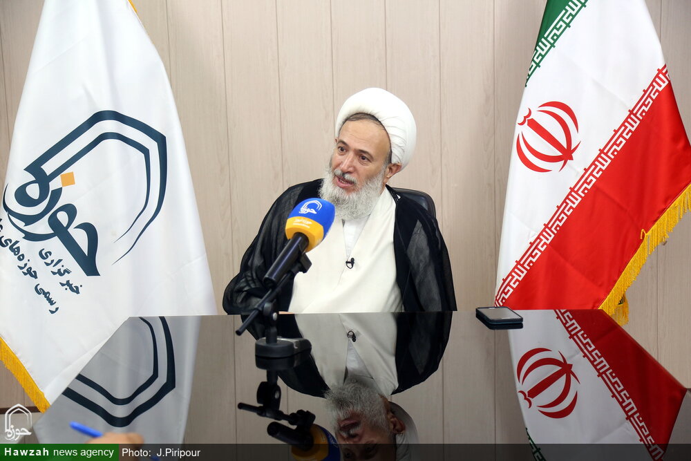 اگر معنویت و عرفان امام(ره) نبود، انقلاب به نتیجه مطلوب نمیرسید / پنج رسالت کلیدی حوزه و نهاد روحانیت از نگاه امامین انقلاب