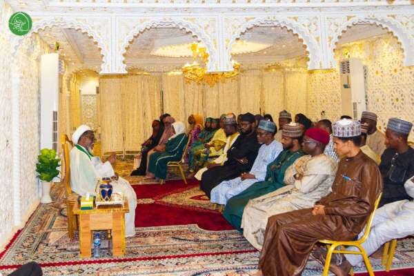 Kiongozi wa Harakati ya Kiislamu Nigeria akukutana na Kundi la wasanii