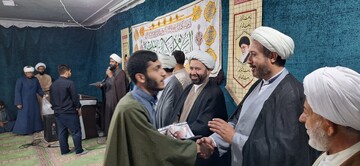 تصاویر/ تجلیل از ممتازین پایه ۱ تا ۱۰ مدرسه علمیه علی بن موسی الرضا (ع) یاسوج