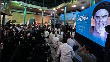 رهبر معظم انقلاب در خط مقدم تبیین گفتمان امام خمینی(ره) هستند