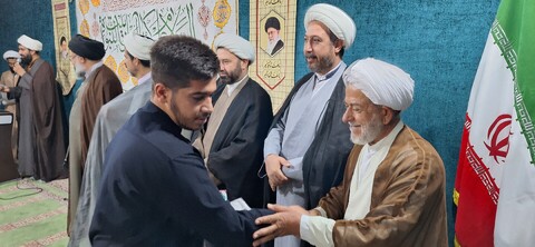 ممتازین پایه ۱ تا ۱۰ مدرسه علمیه علی بن موسی الرضا (ع)  یاسوج تجلیل شد