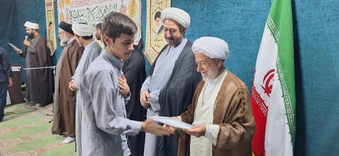 ممتازین پایه ۱ تا ۱۰ مدرسه علمیه علی بن موسی الرضا (ع)  یاسوج تجلیل شد