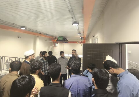 بازدید/ طلاب و اساتید مدرسه علمیه ولی‌عصر(عج) قمصر از رصدخانه ملی کشور