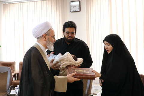 تصاویر/ دیدار اعضای ستاد راهبری جمعیت حوزه‌های علمیه با آیت الله اعرافی