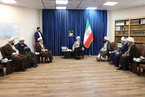 تصاویر/ دیدار اعضای ستاد راهبری جمعیت حوزه‌های علمیه با آیت الله اعرافی