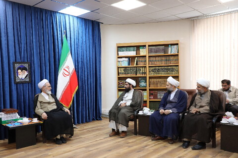 تصاویر/ دیدار اعضای ستاد راهبری جمعیت حوزه‌های علمیه با آیت الله اعرافی