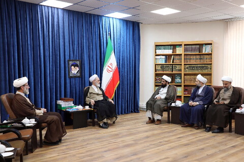 تصاویر/ دیدار اعضای ستاد راهبری جمعیت حوزه‌های علمیه با آیت الله اعرافی