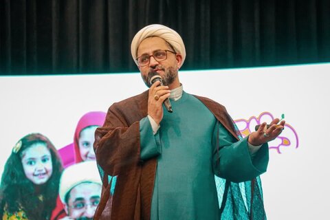 تصاویر/ جشن ازدواج بیش از ۱۵۰ زوج جوان در تالار شهرِ کاشان