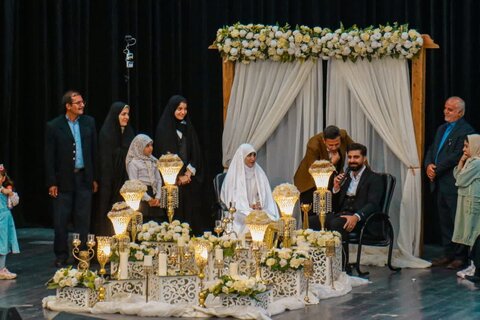 تصاویر/ جشن ازدواج بیش از ۱۵۰ زوج جوان در تالار شهرِ کاشان