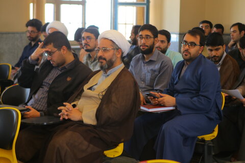 برگزاری کرسی آزاداندیشی «الزام در امر به معروف» در حوزه علمیه همدان؛ نگاهی همه‌جانبه به ابعاد فقهی و اجتماعی