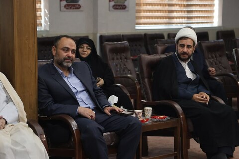 تصاویر / / آیین تکریم و معارفه مدیر دفتر نمایندگی کانون‌های خدمت آستان قدس رضوی استان همدان