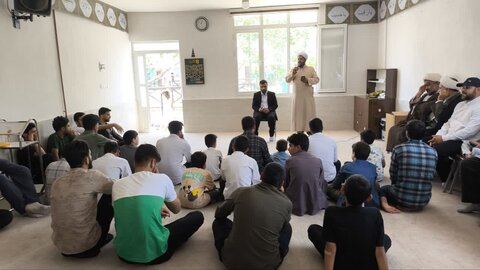 اردوی زیارتی و سیاحتی طلاب مدرسه علمیه ثامن الائمه(ع) حاجی‌آباد به مشهد مقدس