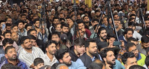 مرحوم آیت اللہ آغا سید محمد باقر ؒ الموسوی کے چہلم کے مناسبت سے مرکزی امام باڑہ بڈگام میں مجلس عزا