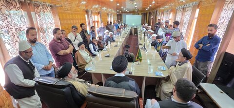 مرحوم آیت اللہ آغا سید محمد باقر ؒ الموسوی کے چہلم کے مناسبت سے مرکزی امام باڑہ بڈگام میں مجلس عزا