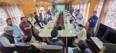 مرحوم آیت اللہ آغا سید محمد باقر ؒ الموسوی کے چہلم کے مناسبت سے مرکزی امام باڑہ بڈگام میں مجلس عزا