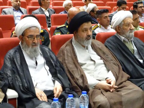 تصاویر/  آئین تجلیل از مقام علمی و عملی حجت الاسلام اصغری در ماکو